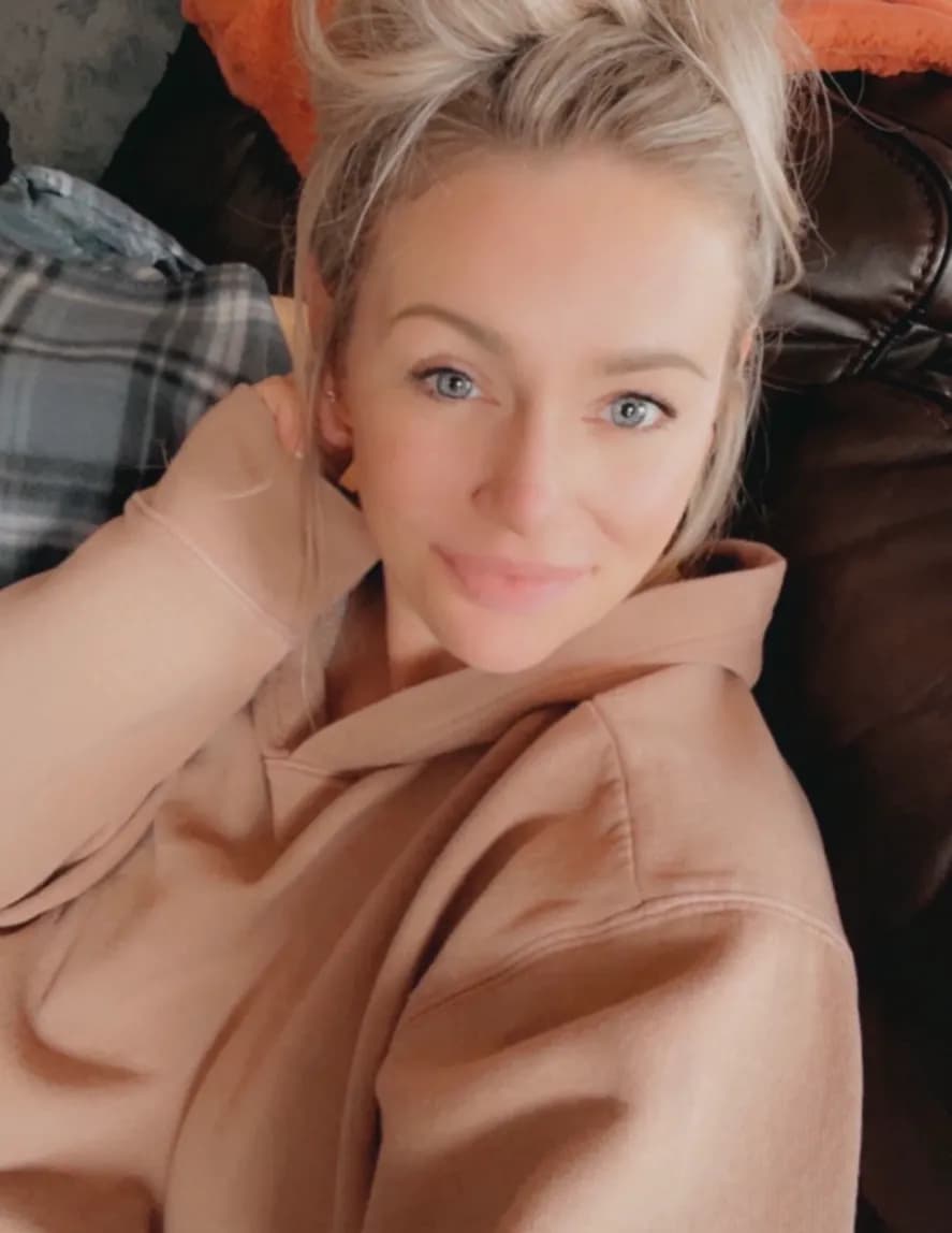 Courtney image