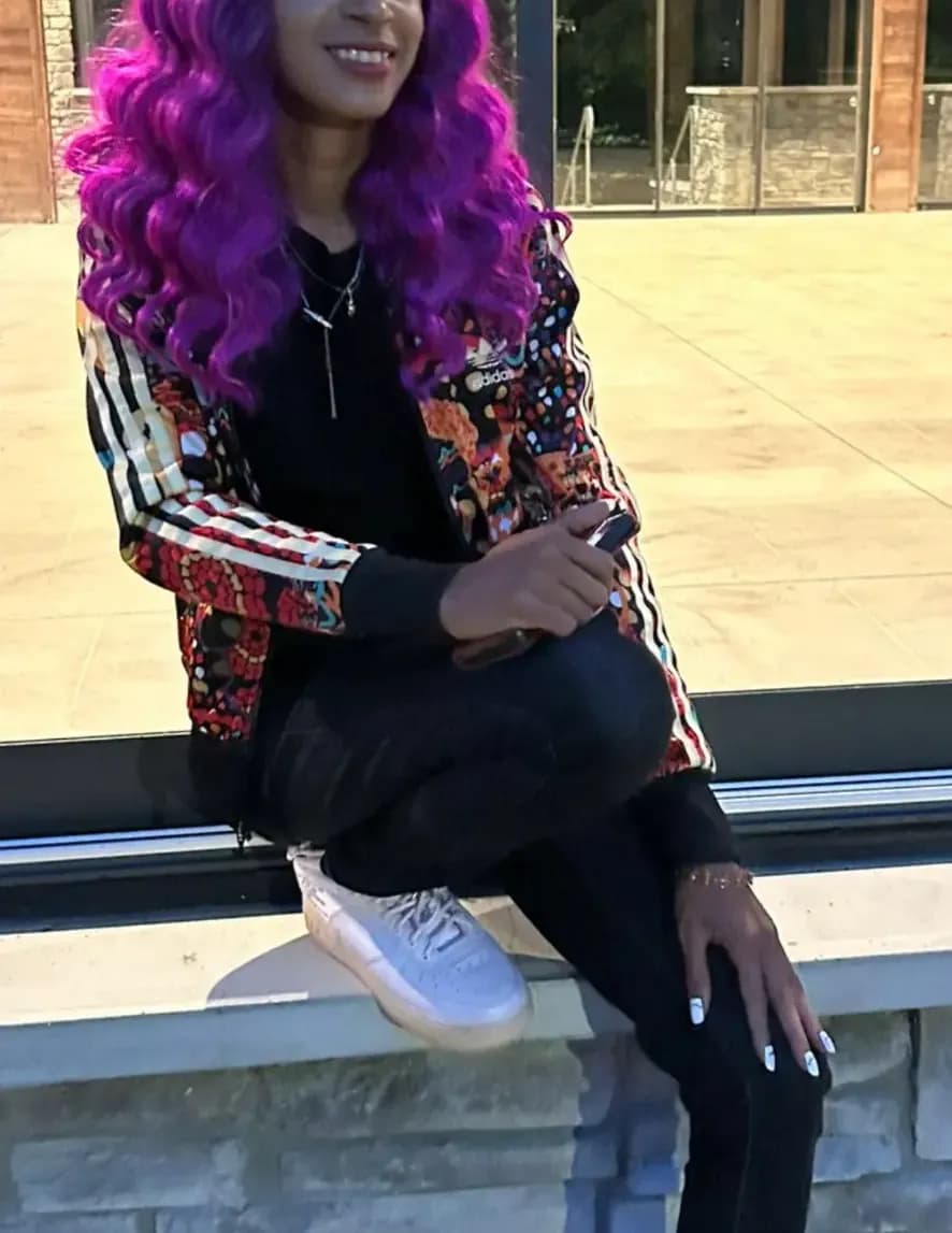 Alecia W image