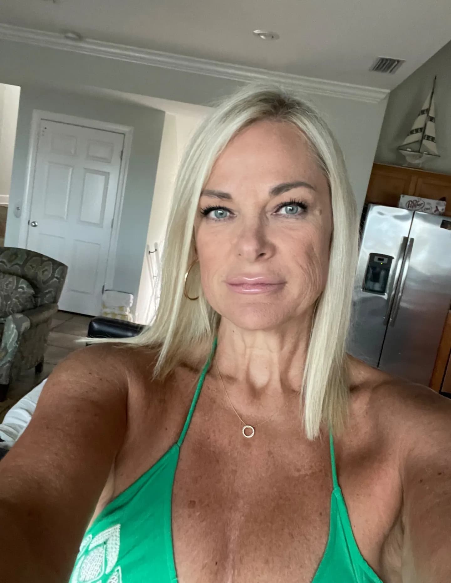 Melissa image