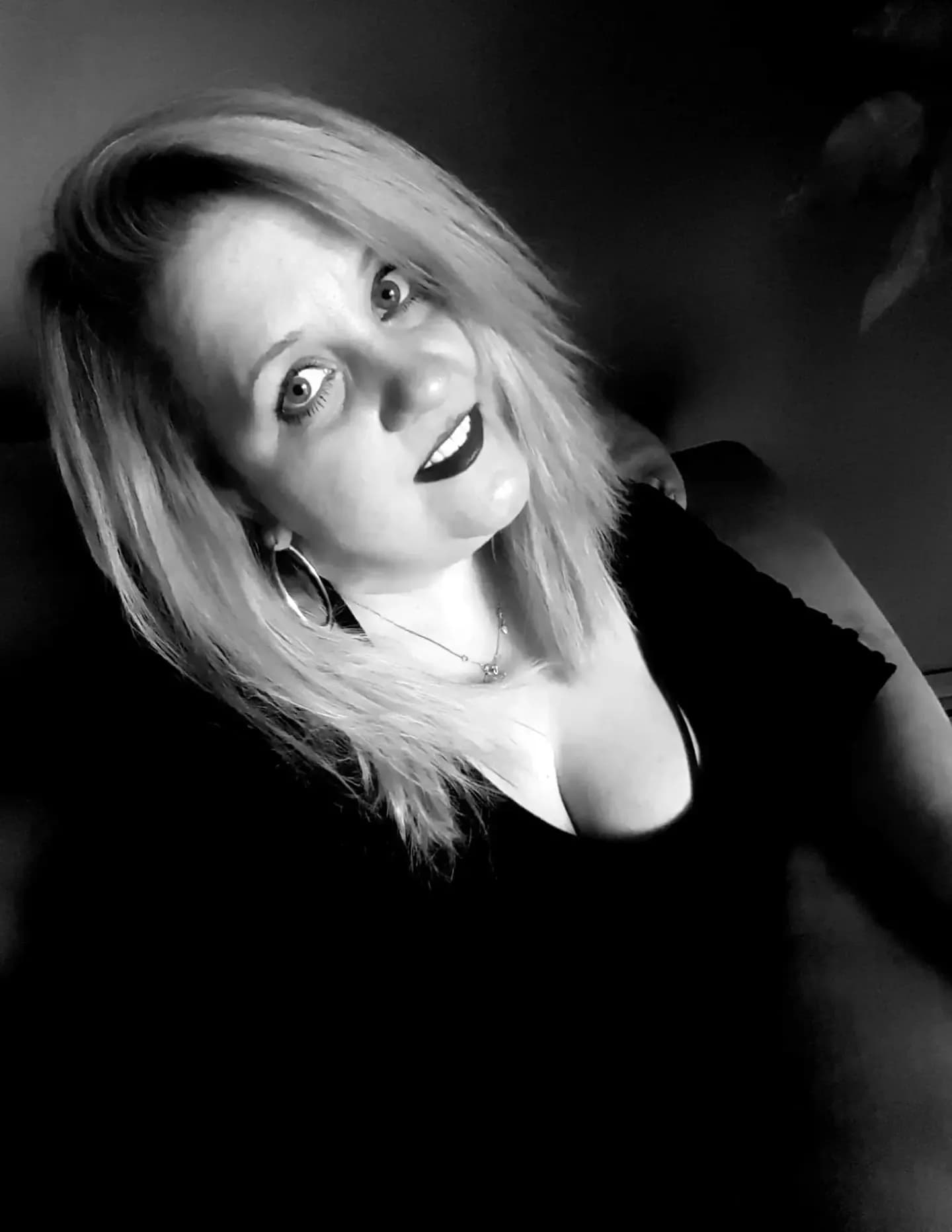 Amy Marie😘🥰♉️ 😎💋❤️🤟🤘🇨🇦🍾🍷 image