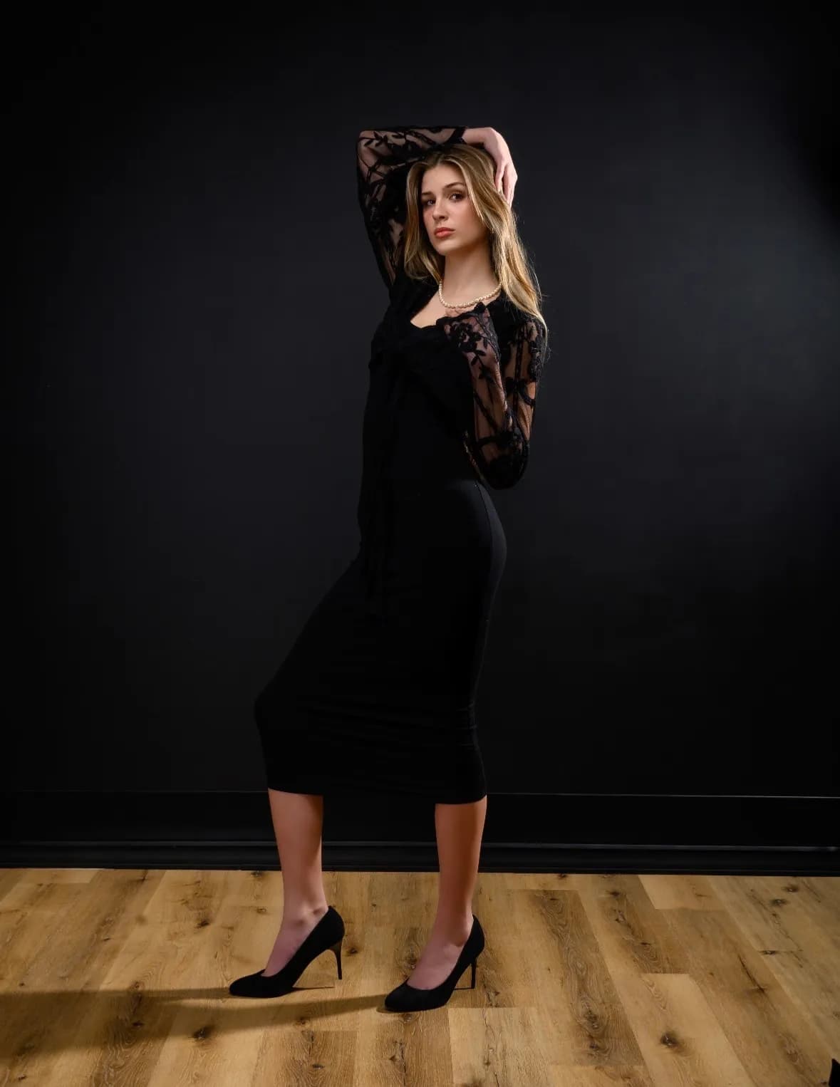Eva Knollman image