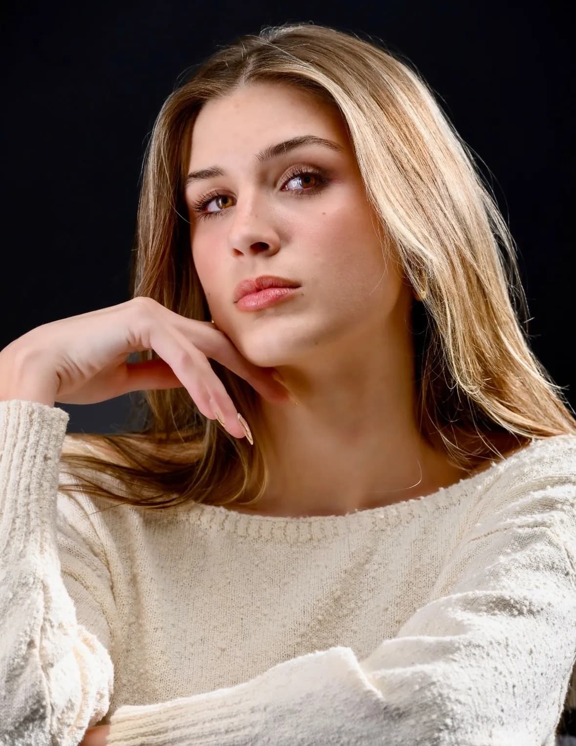 Eva Knollman image