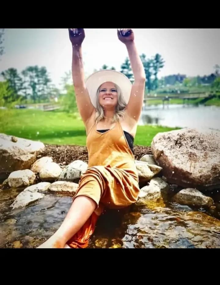 Bailey nicole kislia image