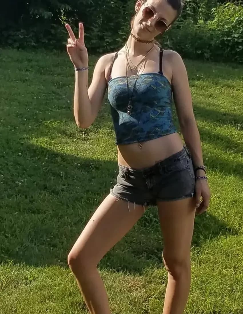 Larissa D. image