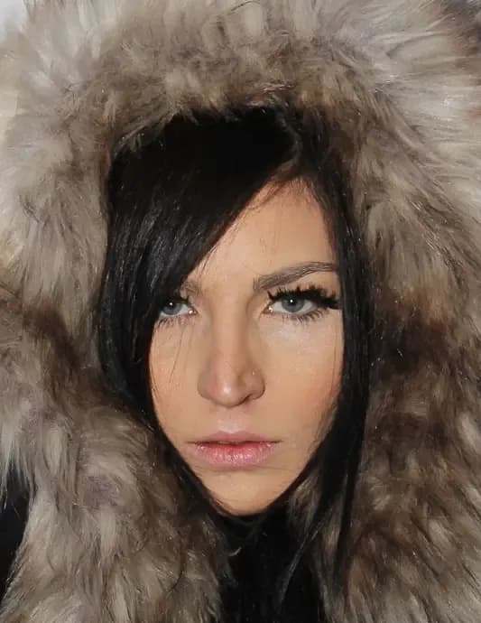 Model Lynn image