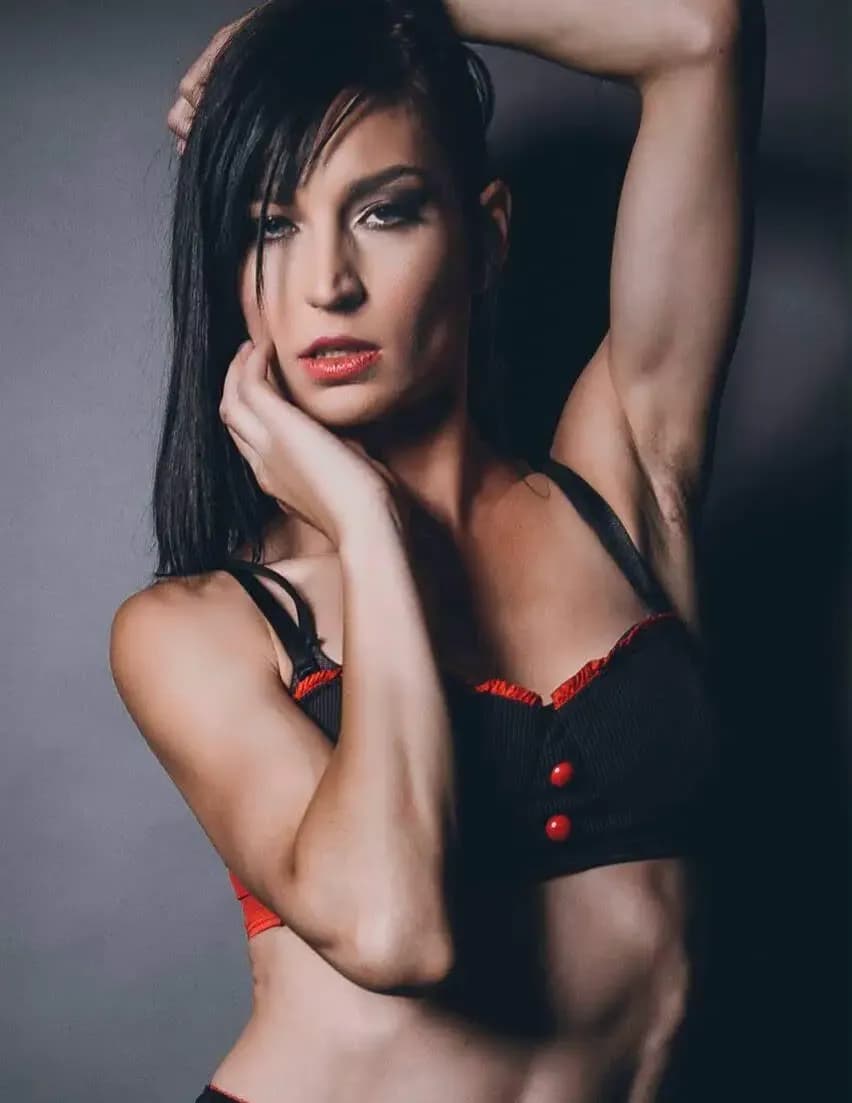 Model Lynn image