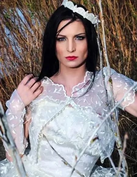 Model Lynn image