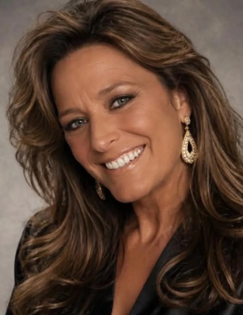Tina Clark image