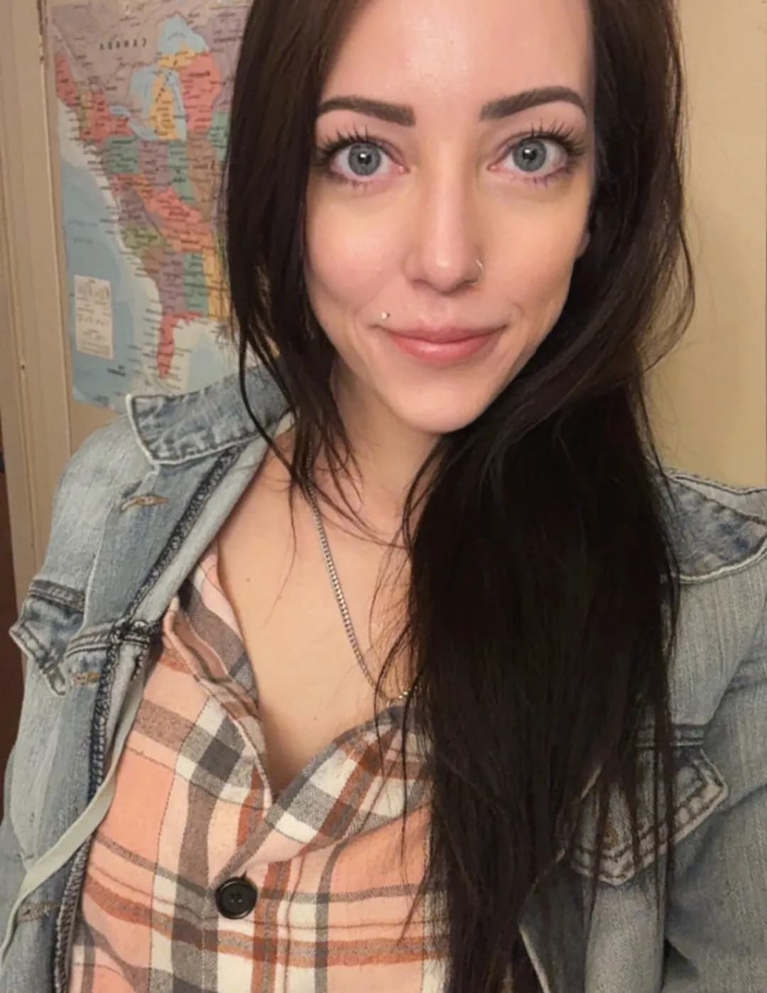 Lizzie Kay image