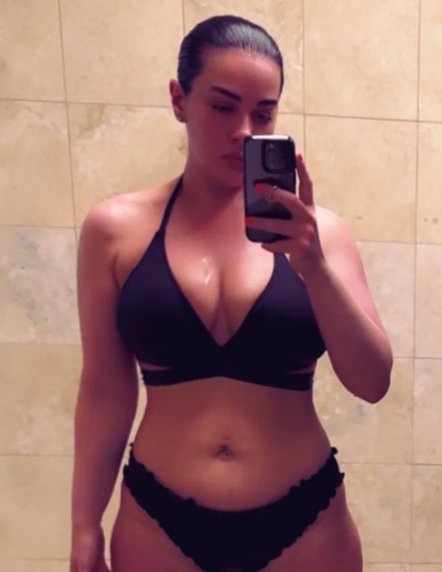 Janel Molitor image