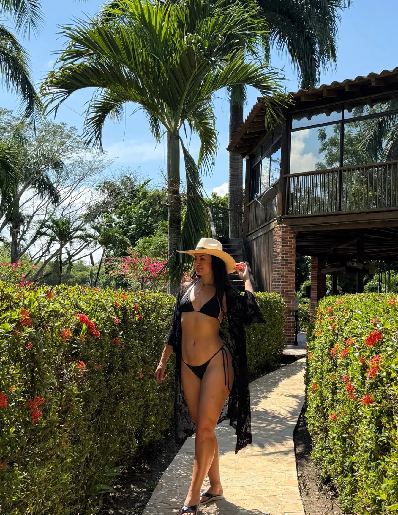 Jenny Rendon image