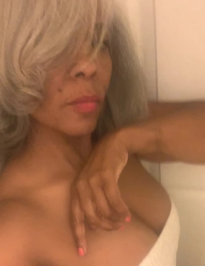 Lola Wilson image