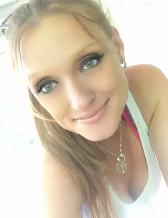 Jennifer (SunshineSweetCheeks) image