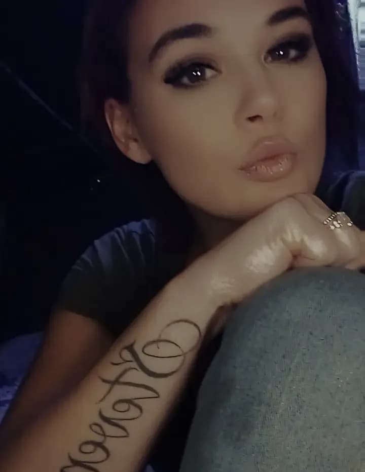 Nicki Lynn image