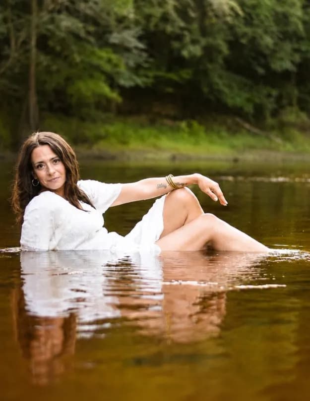Vanessa Watkins image