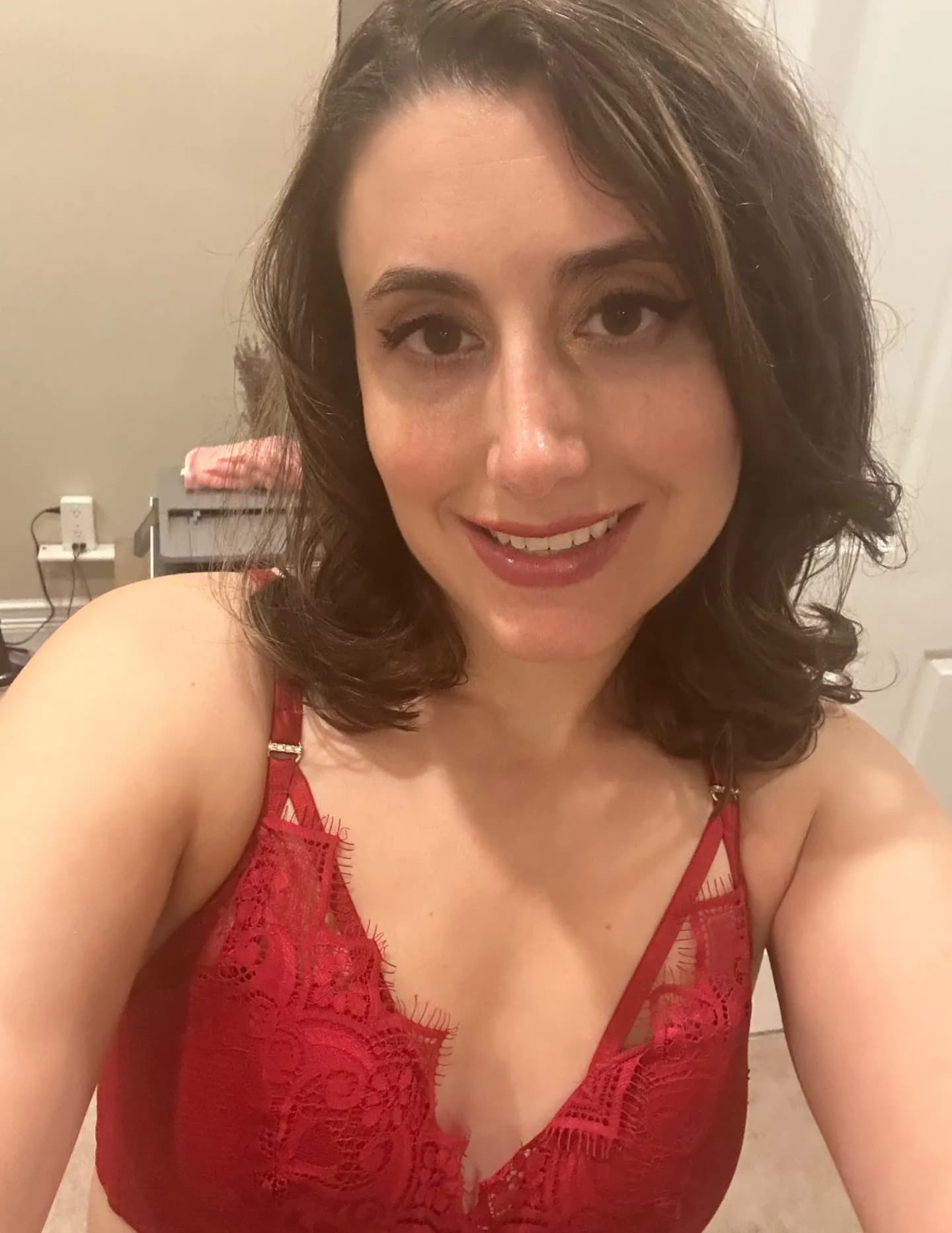 Elissa Victoria Blank image