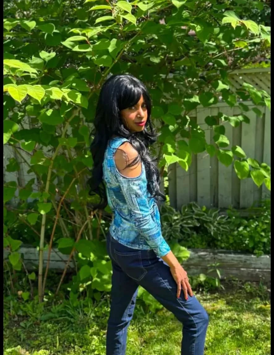 Alecia W image