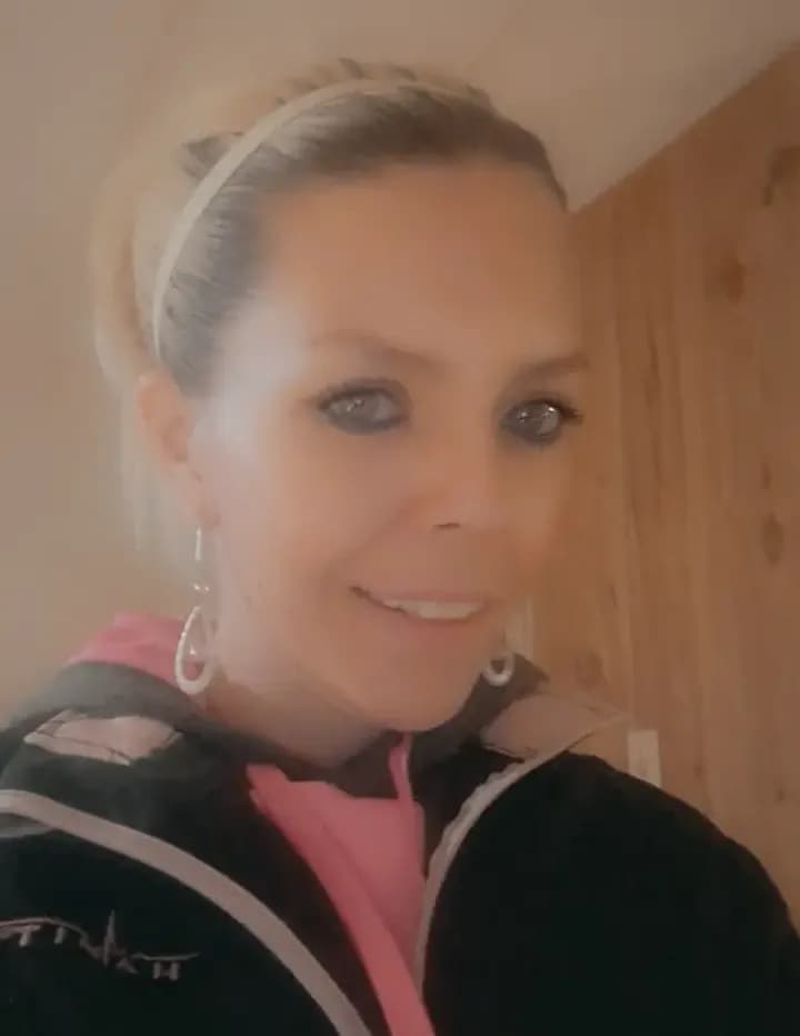 Debbie Sharp image