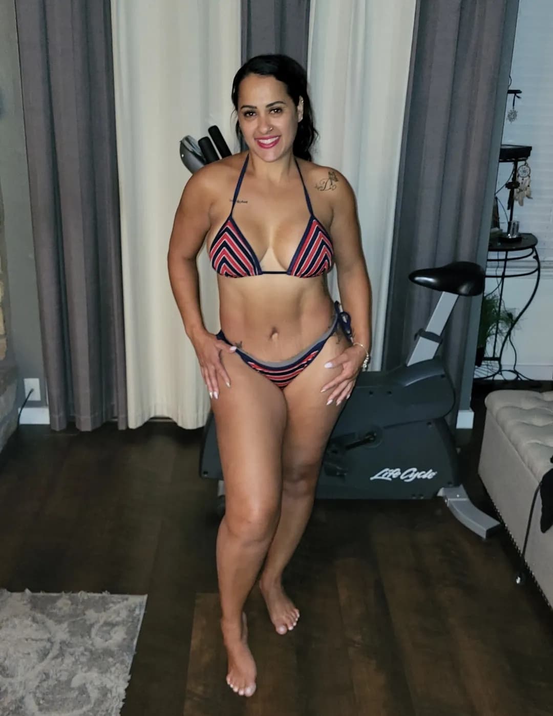 Dayane Mello image