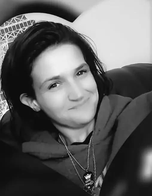Dee Bby image