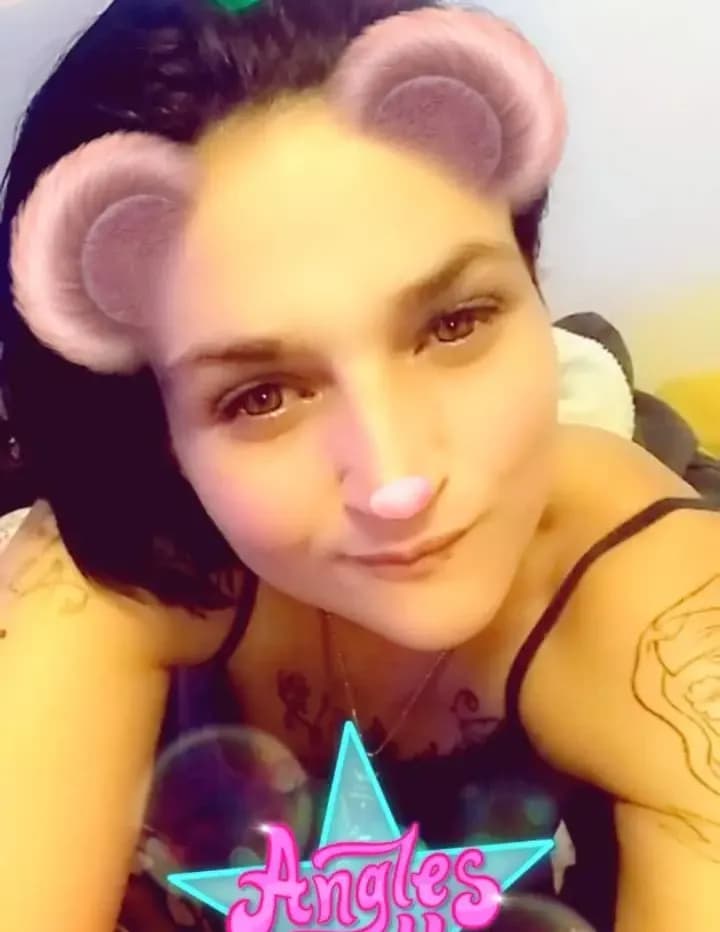 Dee Bby image