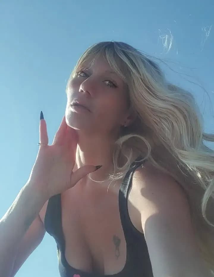 StephanieMax902 image