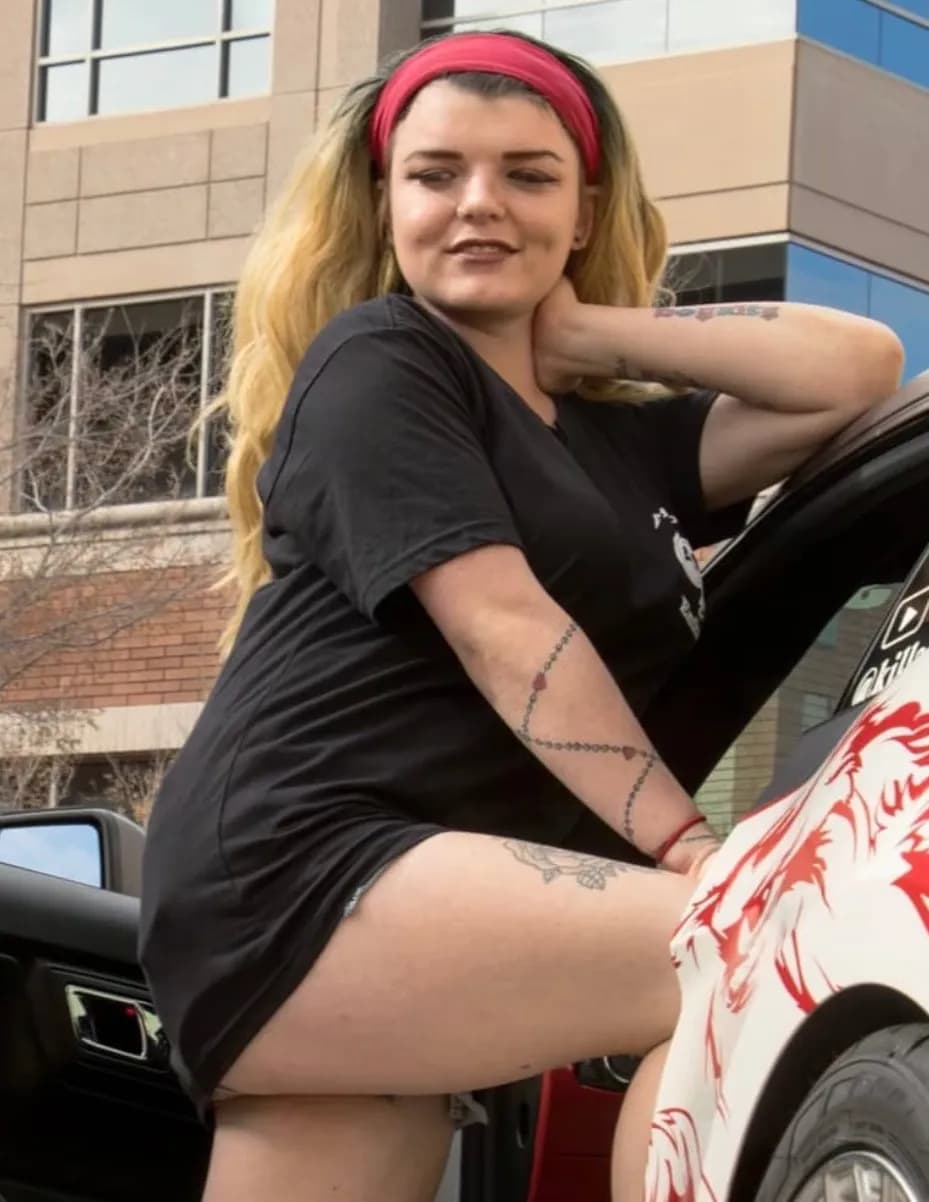 Queenzari image