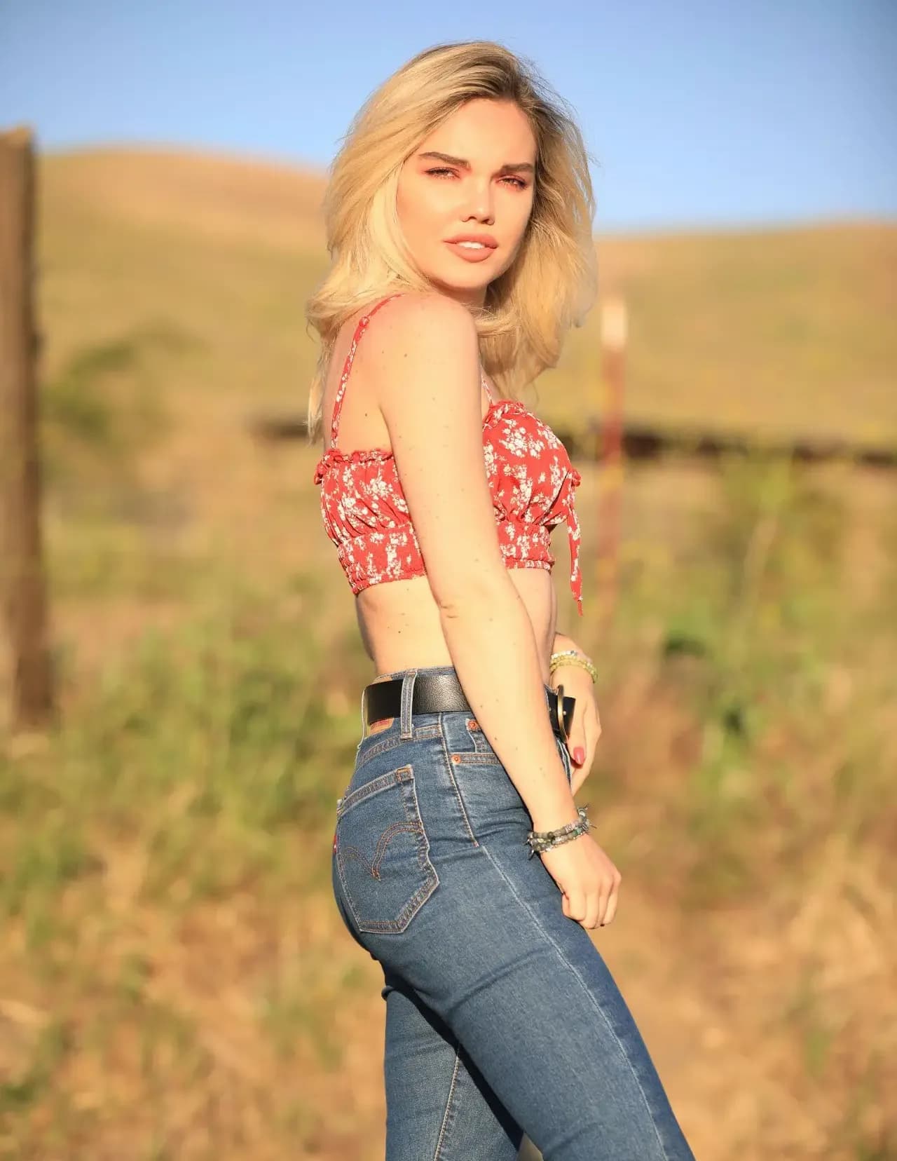 Elsa Eva image