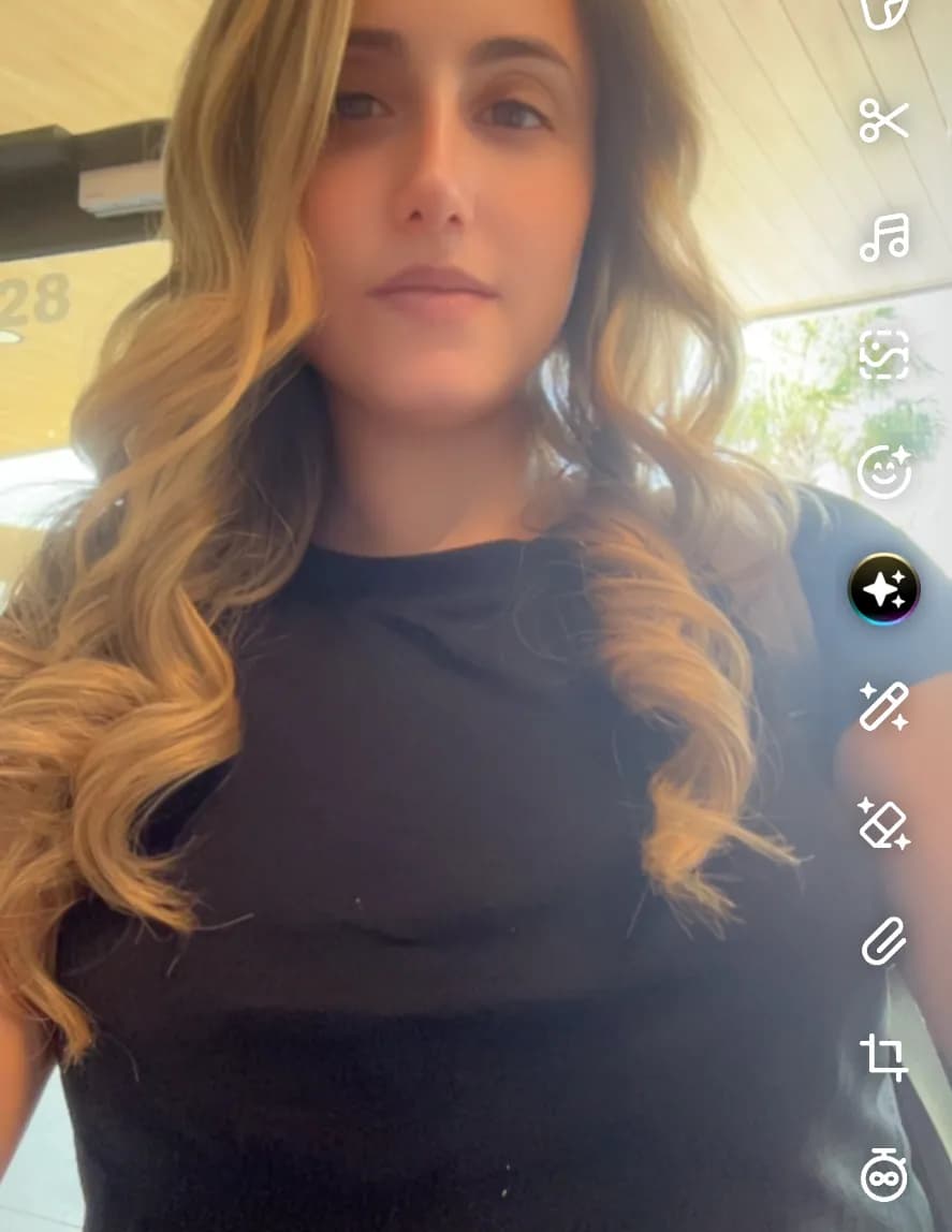 Elissa Victoria Blank image