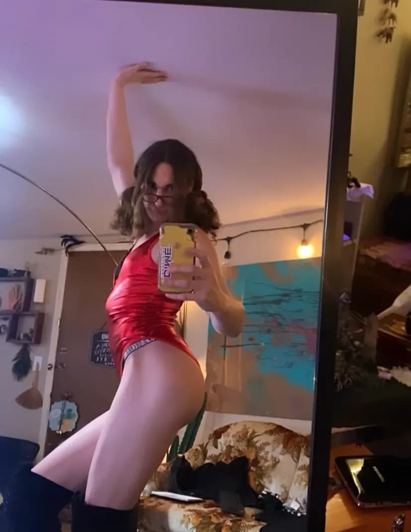 Allie North image