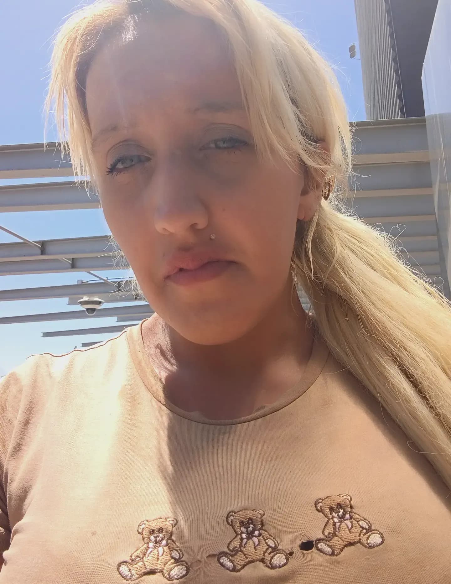 competitor kDjbq