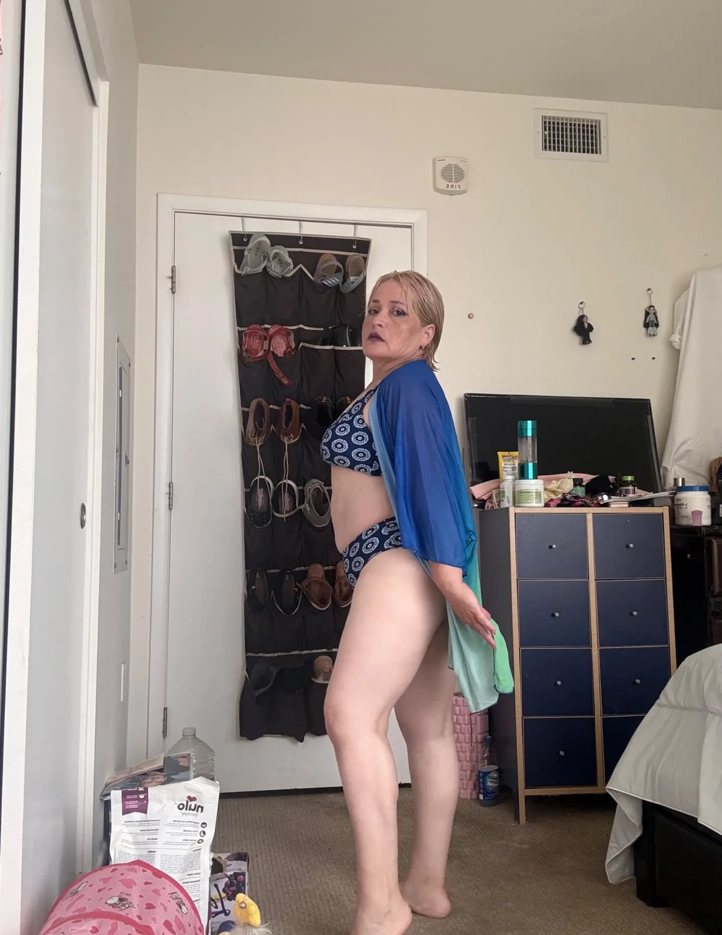 competitor xnJkW
