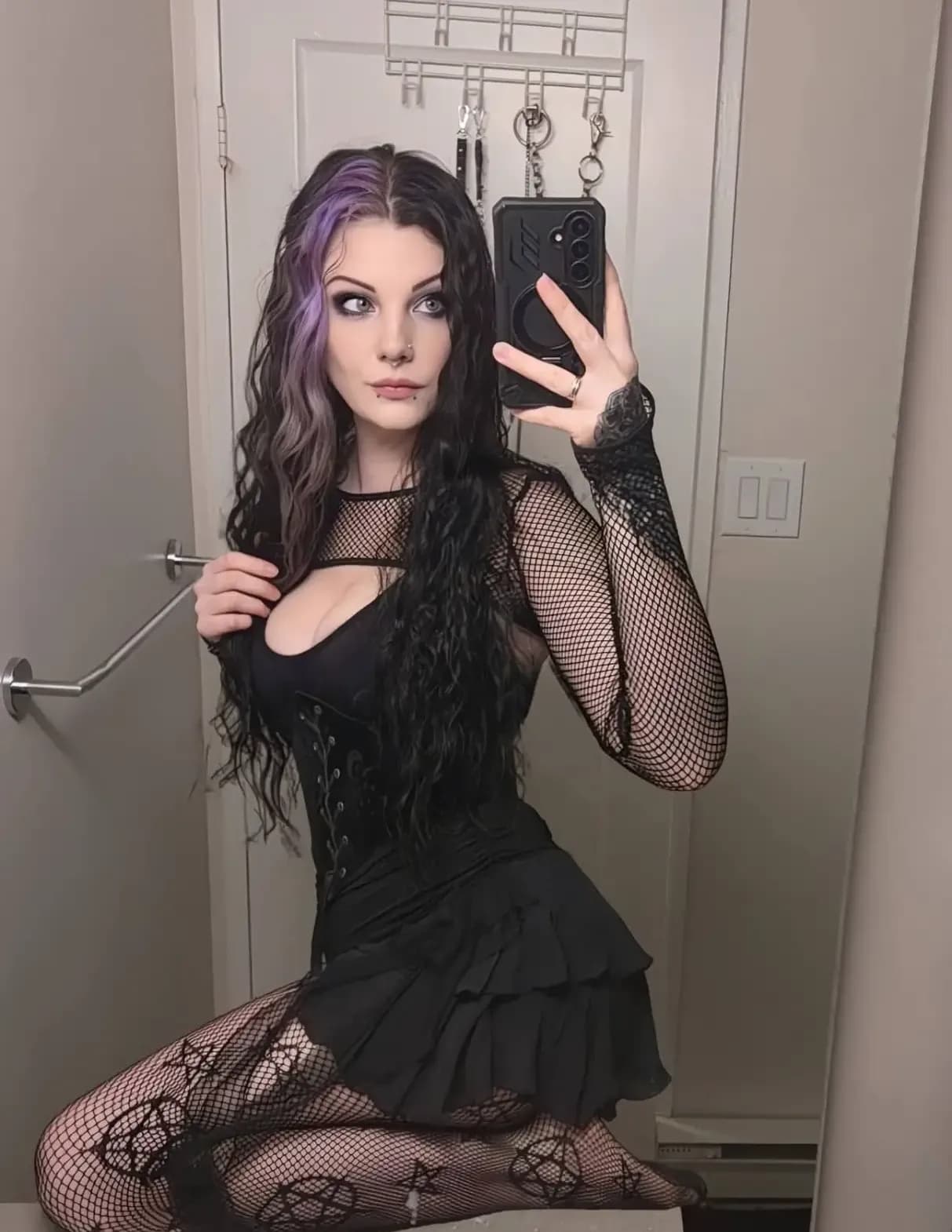 competitor ElEAy