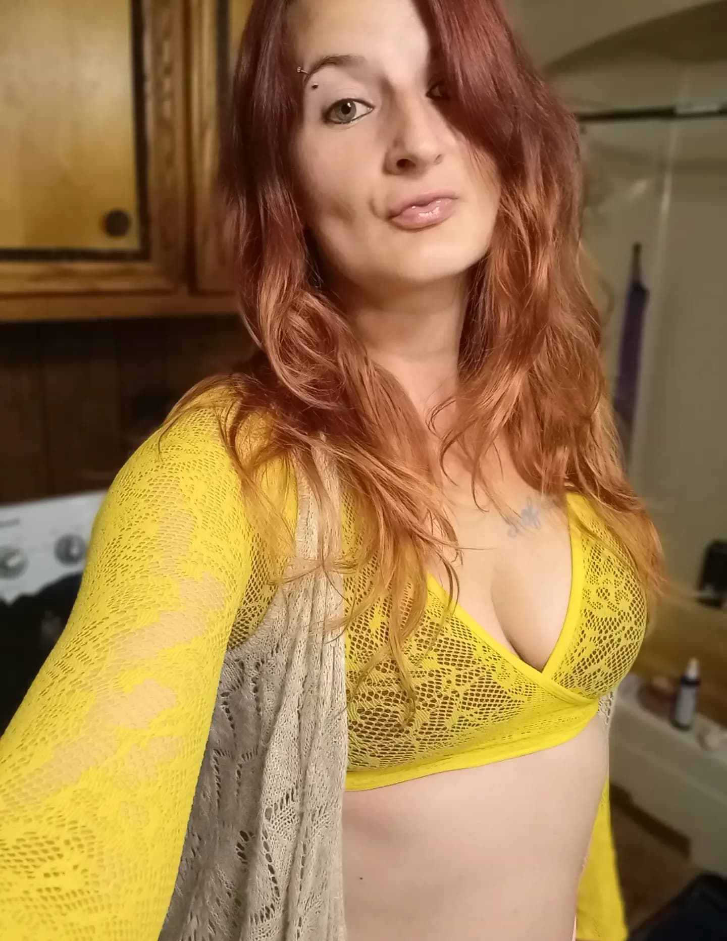Emma Lee image
