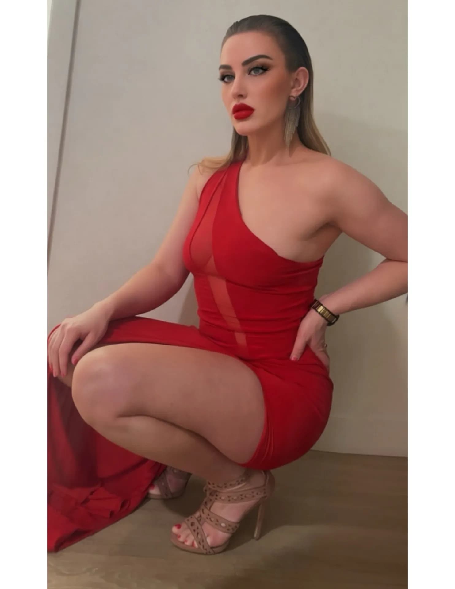 CheekyPeaches image