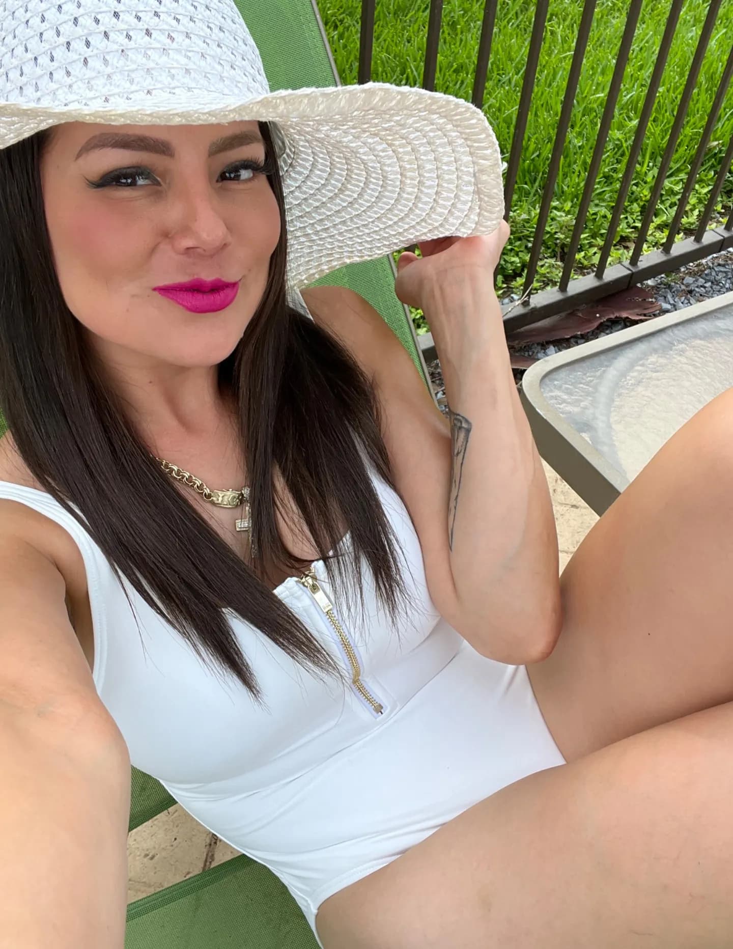 Mónica Joann Flores image
