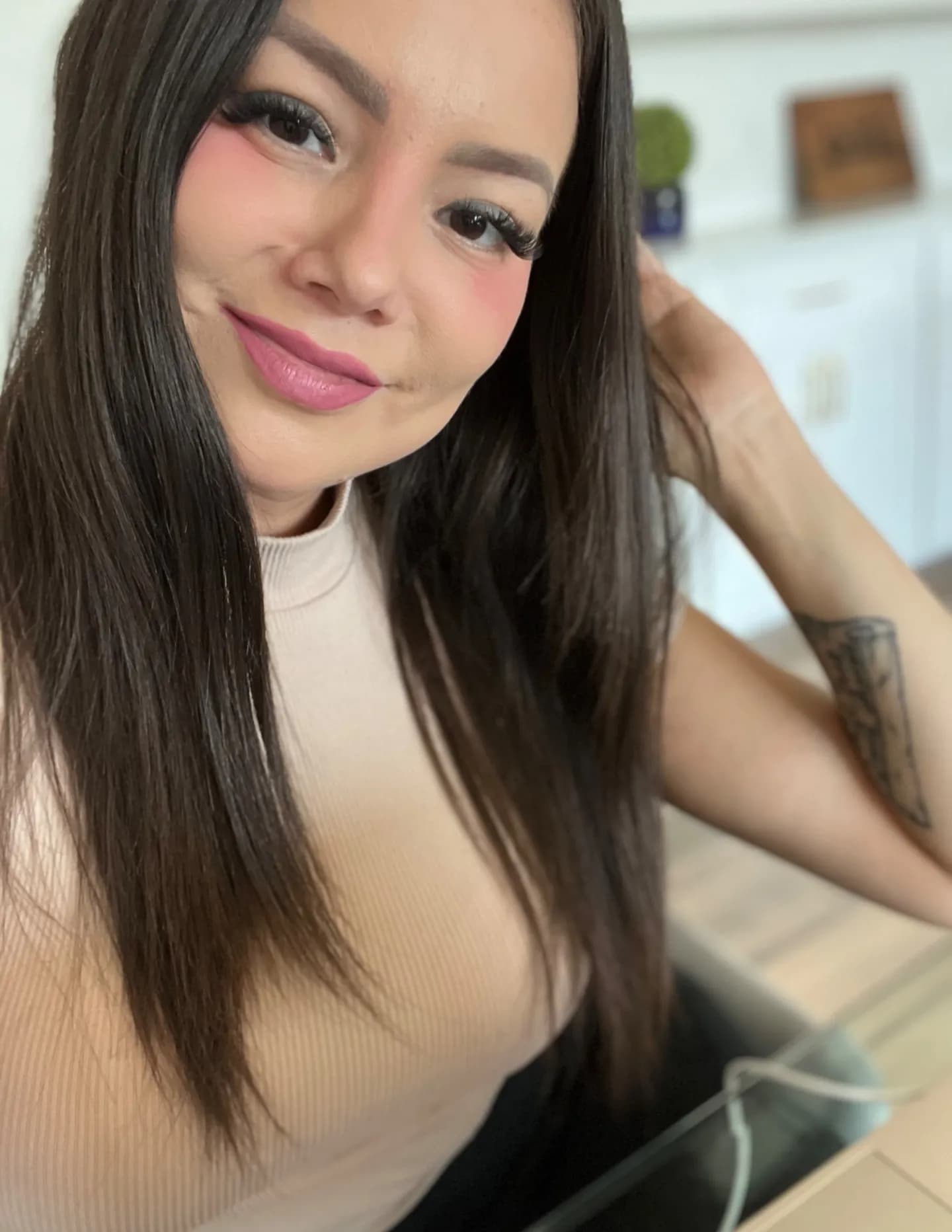 Mónica Joann Flores image