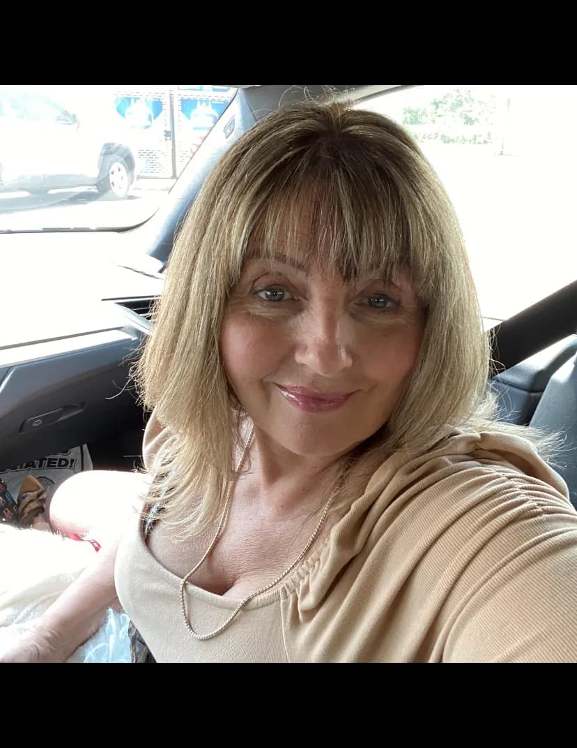 Patty Oliverio image
