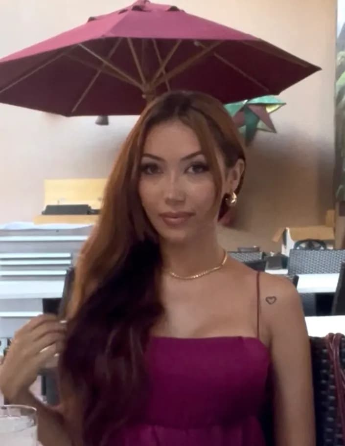 competitor YkY0E