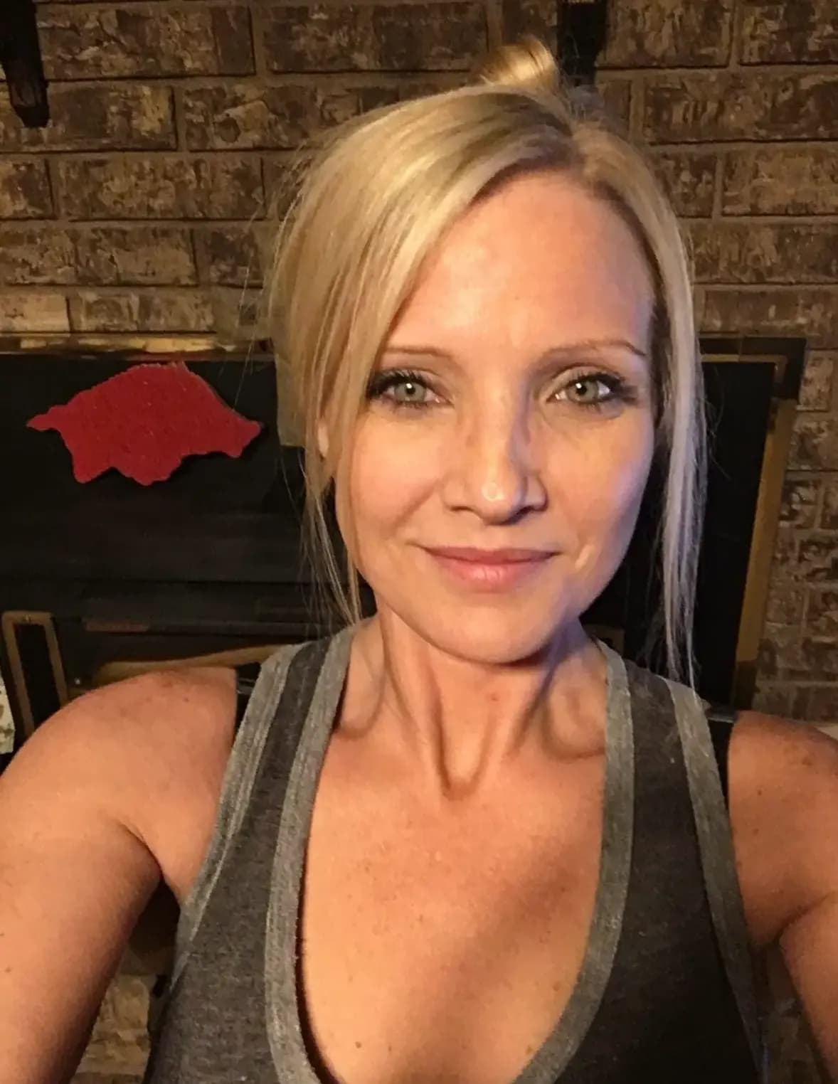 Kelly Stevens image