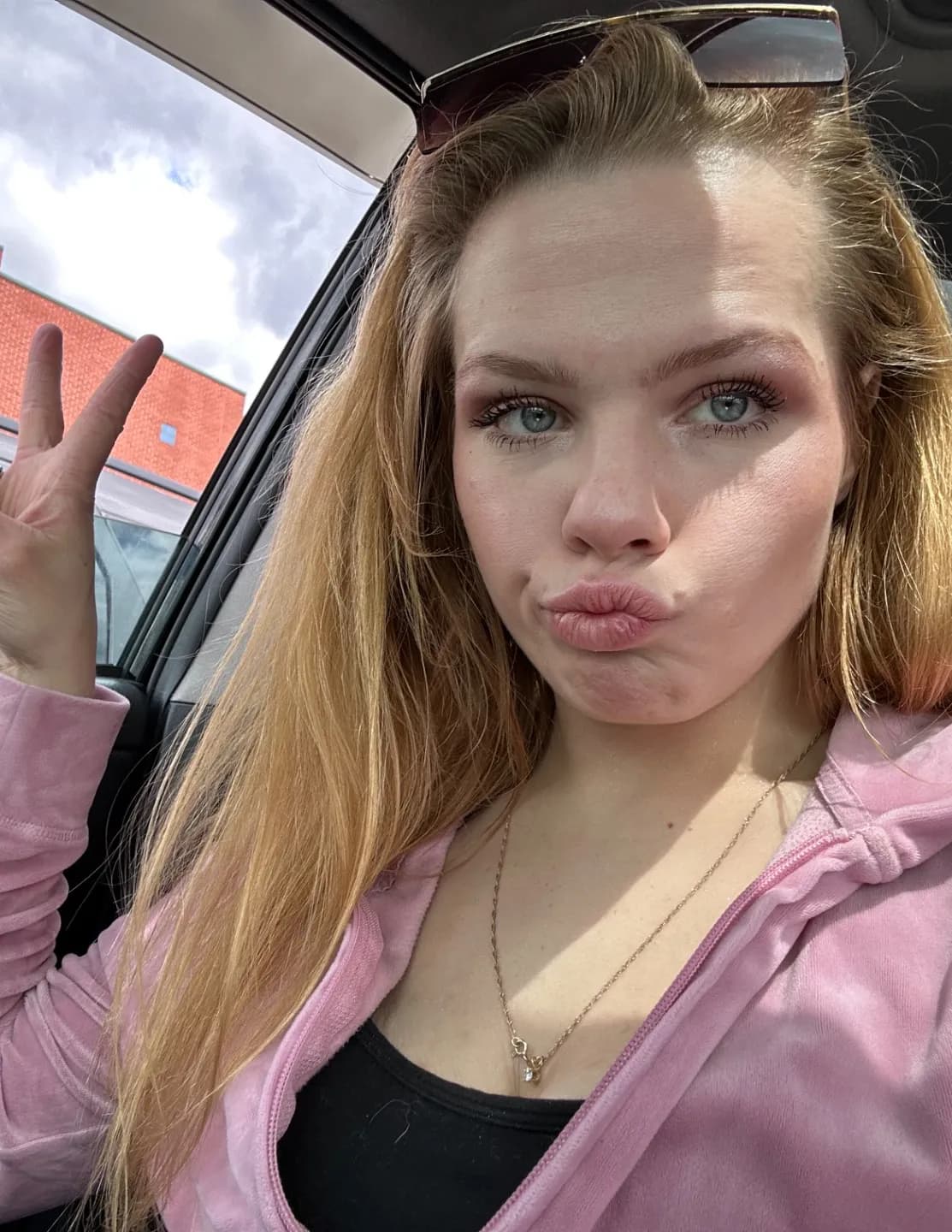 Cutiepie/ Vanessa image