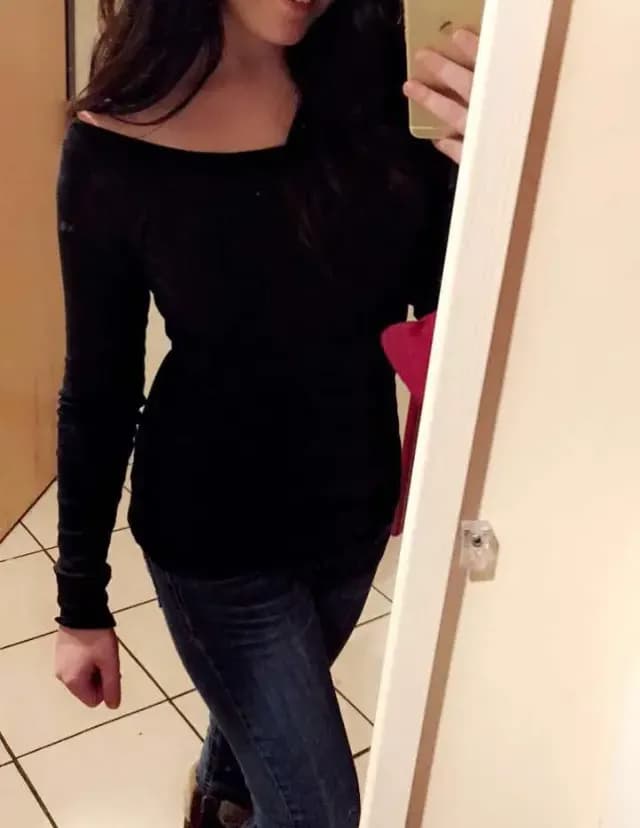 MissEllTrex image