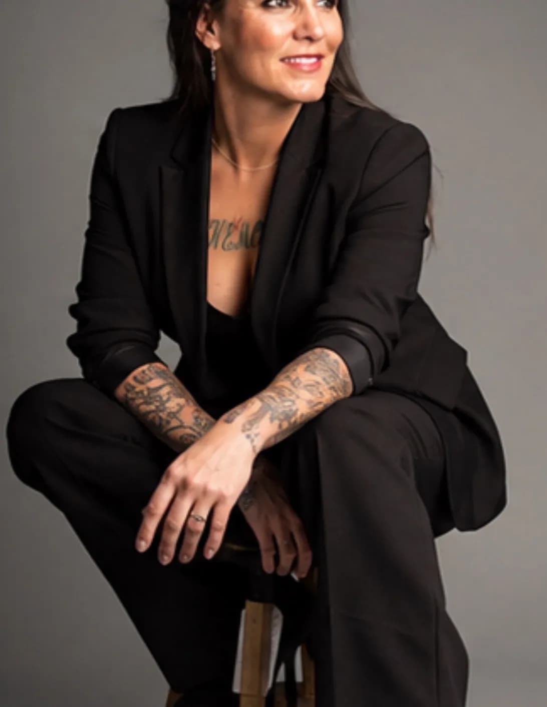 April Ayres image