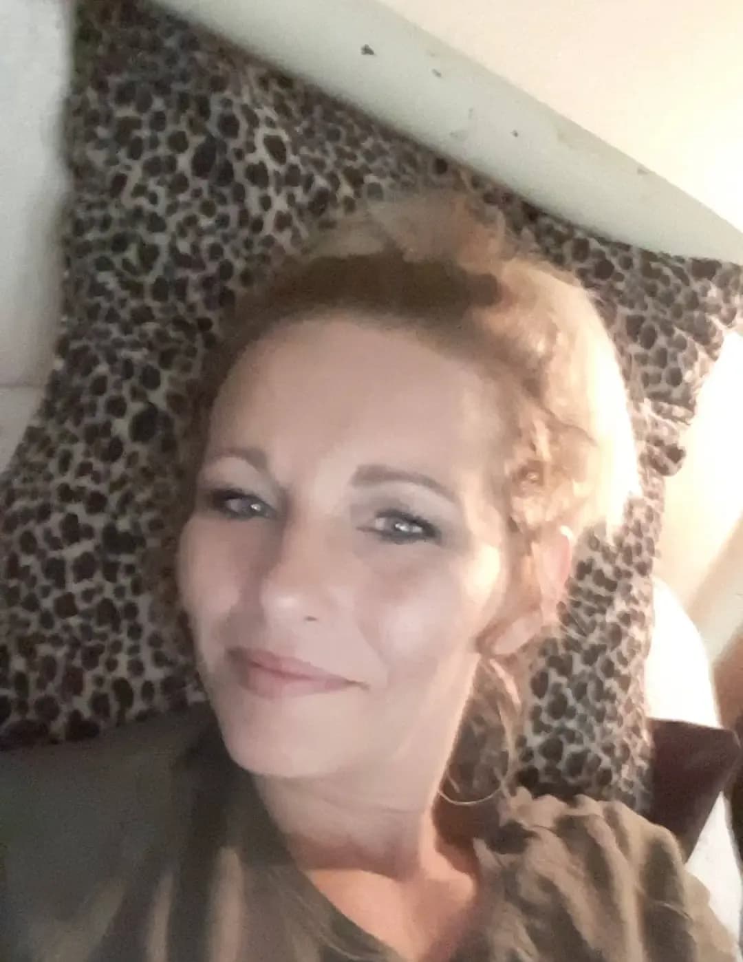 competitor knJv8