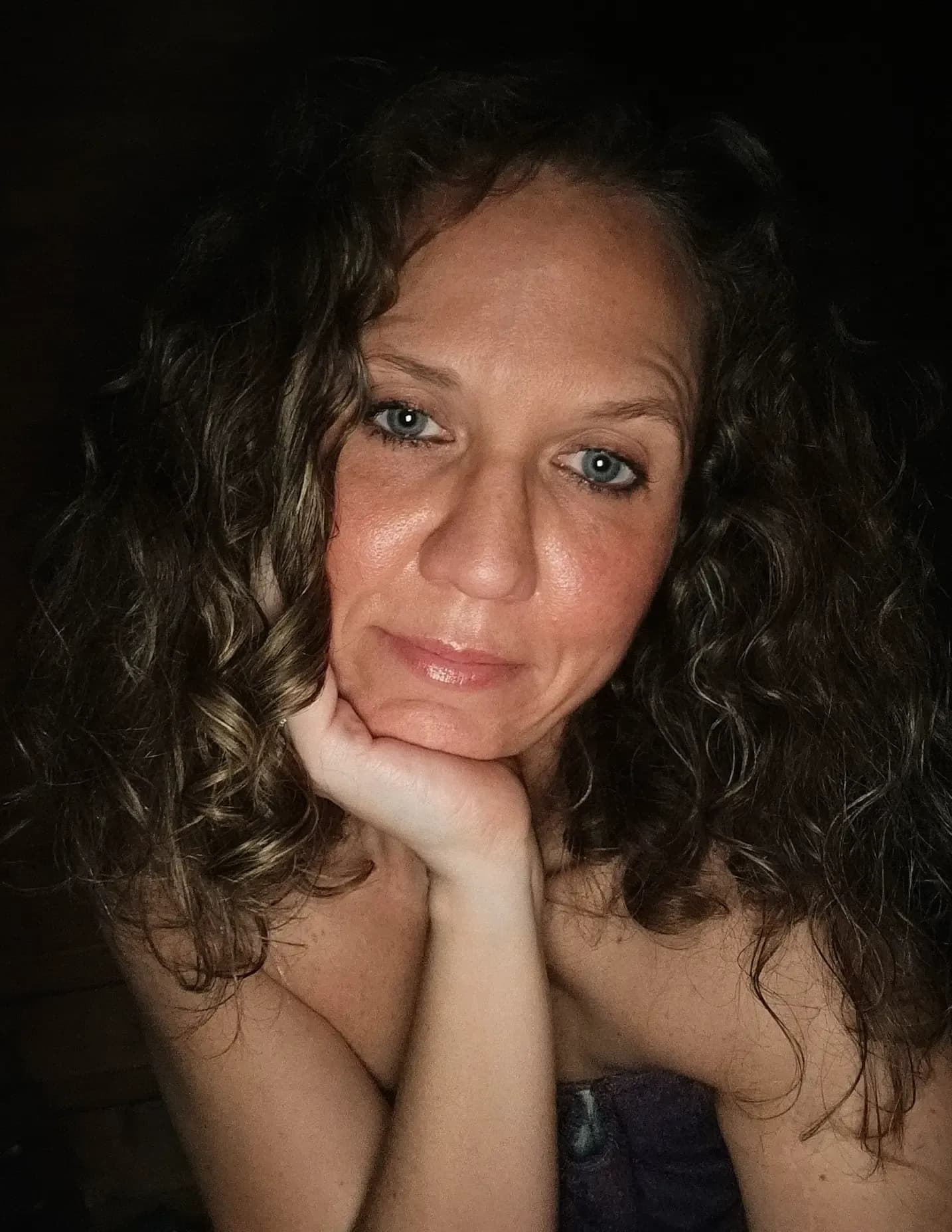 Julianne Stariha image