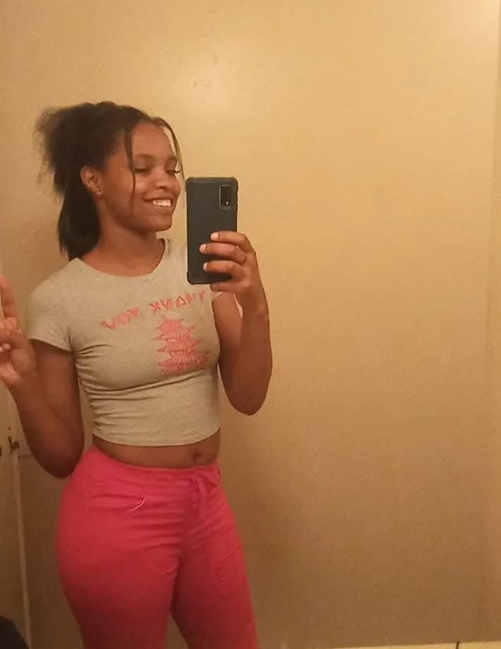 Mercedes Moore image