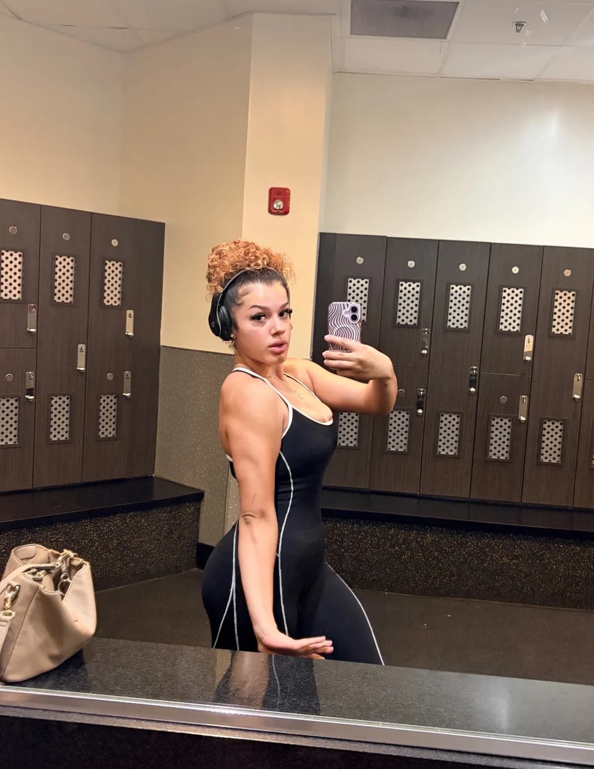 competitor YkrG5
