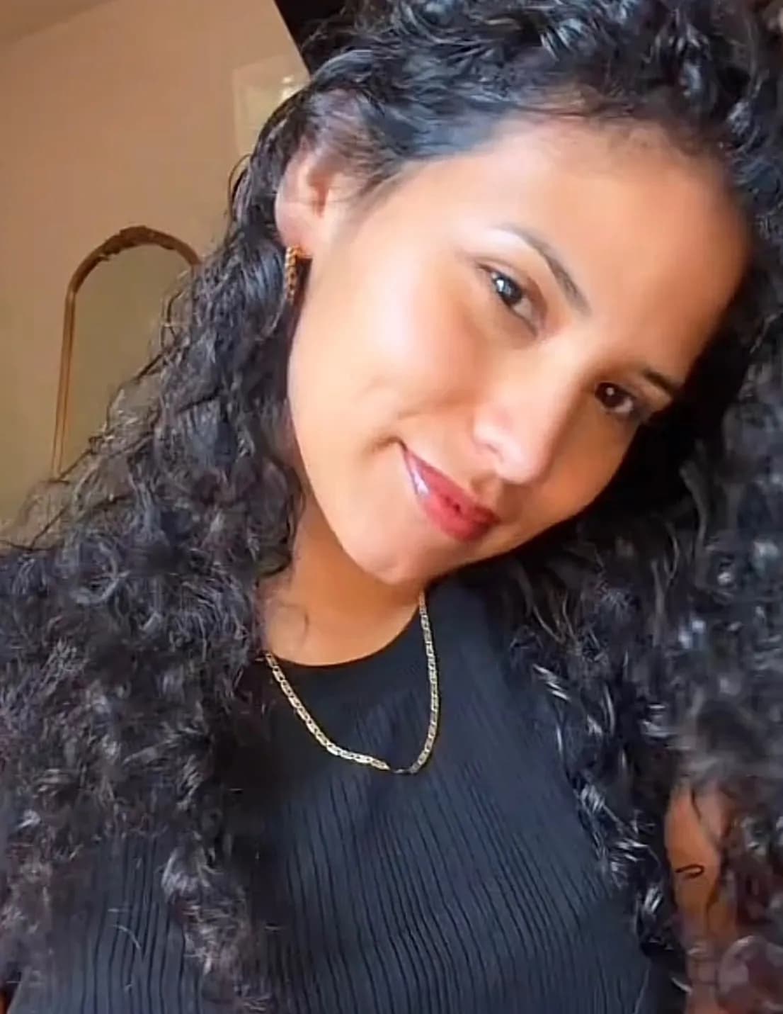 Nayeli Zambrano image