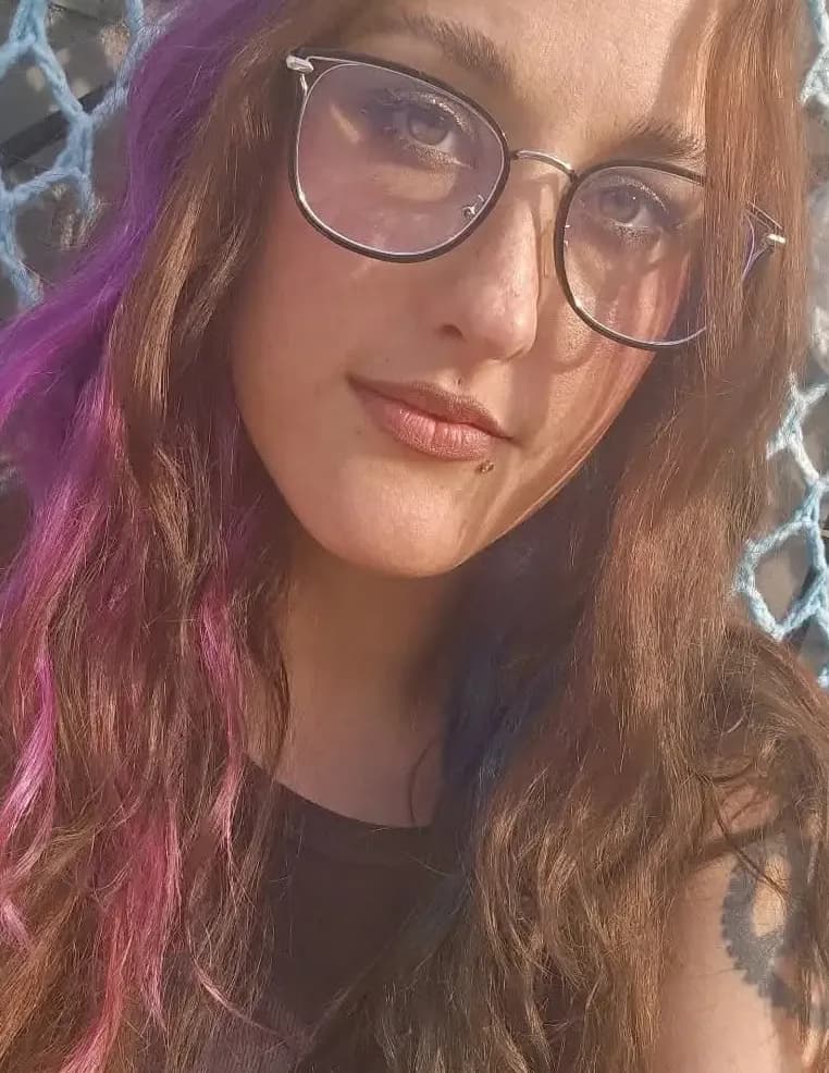 Hannah Shives image