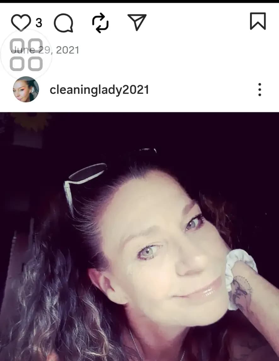 Tania White image